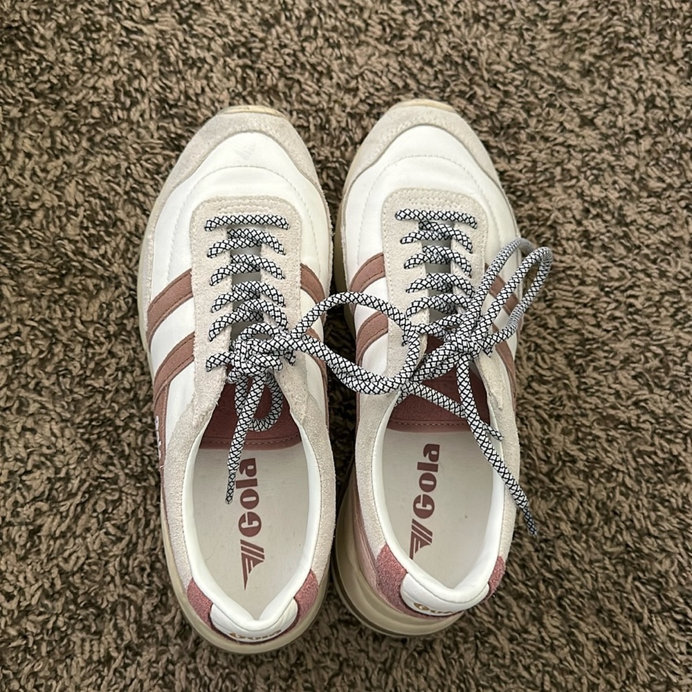 Gola women’s tennis shoe, size 7